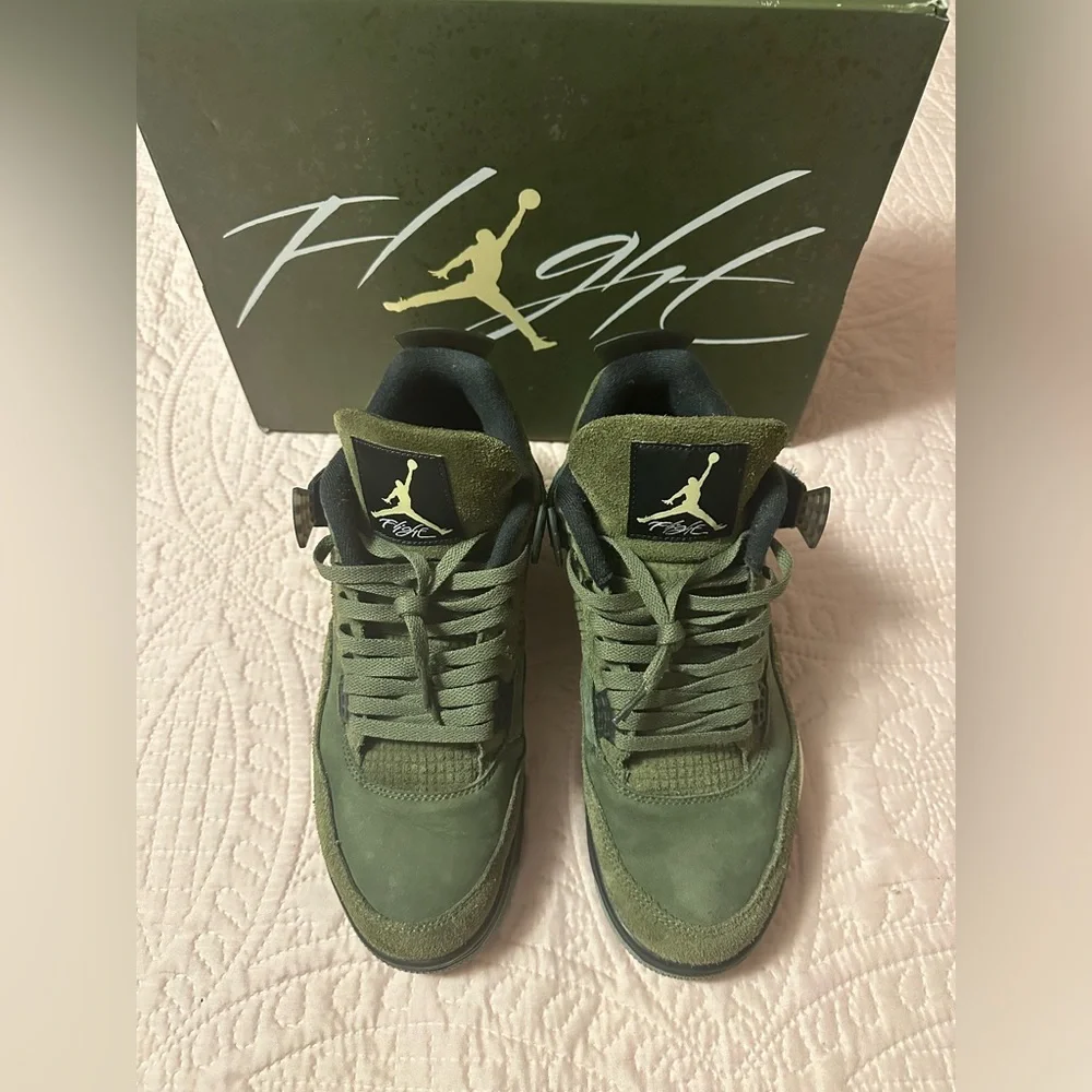 Jordan 4 SE craft medium olive
